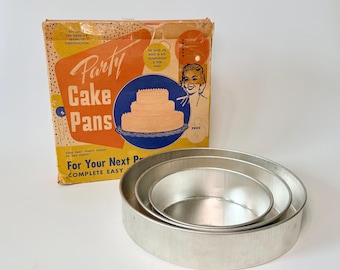 Vintage 1950s Bake King 3-Piece Tier Cake Pan Set- Original Box Included- Mid Century Bakeware and Kitchenware- Collectible