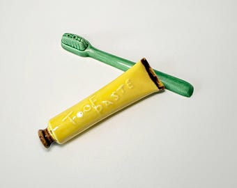 Vintage 1940s "Toof" Paste and Toothbrush Ceramic Salt & Pepper Shaker Set- Kitschy Mid Century Bathroom Decor- Collector Gift