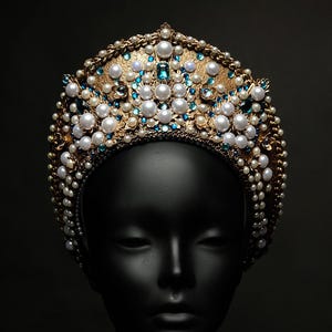 Ethnic Decorative GOLD CROWN KOKOSHNIK Handmade