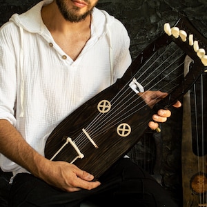 Kravik Lyre Black | Scandynavian lyre | Scald music instrument | Medieval instrument |German lyre | Harp