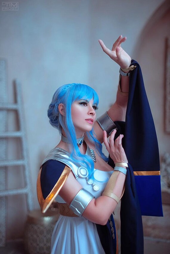 マリアンヌ・アネット・エーデルガルドのダンサーのコスプレ マリアンヌ・アネット・エーデルガルドのダンサーのコスプレ