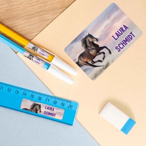 Personalisierte Schuletiketten - Pferde - 100 Namensaufkleber mit Namen - Aufkleber zur Einschulung - Geschenk zum Schulanfang für Kinder