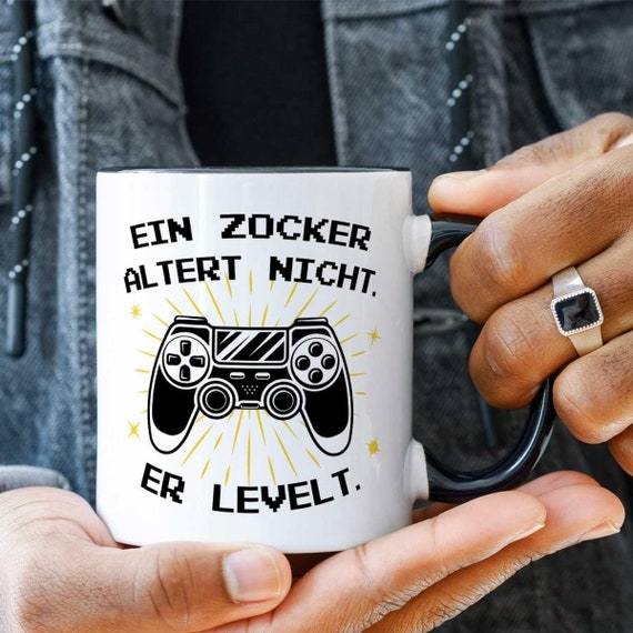 Kit Regalo Per Gamer - Tazza, Cuscino (45x45 Cm), Calzini E Cappello - Ideale Per Compleanni, Natale, Ragazzi, Ragazze, Papà, Fidanzati