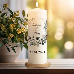 Personalisierte Traukerze - Floral Kreis - Personalisiert mit Namen & Datum - Geschenk zur Hochzeit - Hochwertige Stumpenkerze