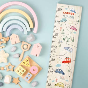 Groeimeter voor kinderen - autokaart - gepersonaliseerd met naam en datum - van hout - cadeau voor de geboorte - voor meisjes en jongens - kinderkamer