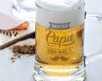 Bierkrug mit Gravur - Bester Papa der Welt V2 - Geschenke für Männer - 0,5 L und 0,3 L - Vatertagsgeschenk - Geburtstagsgeschenk