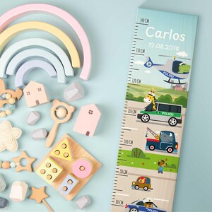 Groeimeter voor kinderen - politie - gepersonaliseerd met naam en datum - van hout - cadeau voor geboorte - voor meisjes en jongens - kinderkamer