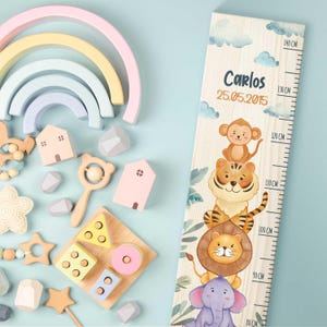 Groeimeter voor kinderen - jungledieren - gepersonaliseerd met naam en datum - van hout - geboortecadeau - meisjes en jongens - kinderkamer