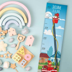 Groeimeter voor kinderen - brandweer - gepersonaliseerd met naam en datum - van hout - cadeau voor geboorte - voor meisjes en jongens - kinderkamer