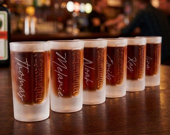 Gepersonaliseerde Jägermeister shotglaasjes, set van 6 - Shotglaasjes met naam - Shotglaasjes met gepersonaliseerde gravure - 2 cl 4 cl - Cadeau voor een vrijgezellenfeest
