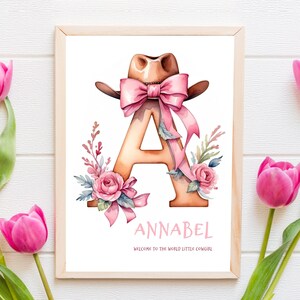 Personalizado floral aquarela impressão nome sinal para berçário menina arte da parede nome personalizado flor arco carta recém-nascido cowgirl presente do chá de fraldas