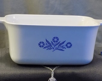 INCREÍBLE VINTAGE - Principios de la década de 1960 - Corning Ware - Molde para pan/cazuela P-4-B de Cornflower azul - SIN tapa