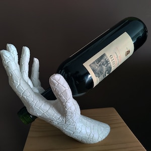 Expositor Vino/ Porta botellas vino / Botellero / Exhibición de vino equilibrada / Regalo original / Decoración Hogar imagen 1
