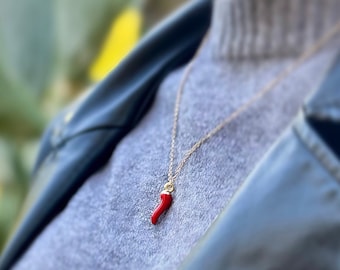 LUCKYHORN, Lucky horn pendant necklace, gold-plated stainless steel necklace. Red horn necklace, pendant necklace, Svò Svò