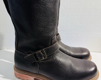 Botas Stonewall para hombre, color marrón oscuro (talla 10.5 D). Sin estrenar. Sin caja.