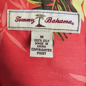 Camisa hawaiana Tommy Bahama talla M, de seda, con estampado de hojas tropicales, color naranja Aloha, excelente estado. imagen 9