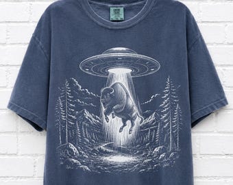 Alien UFO Bison National Park Comfort Colors® Shirt, Vintage Extraterrestrial National Park T-Shirt, Funny Sci Fi Outdoor Forest Tee