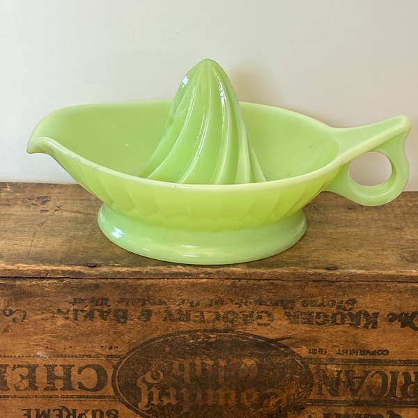 Vintage Jadeite Jeanette glass citrus reamer