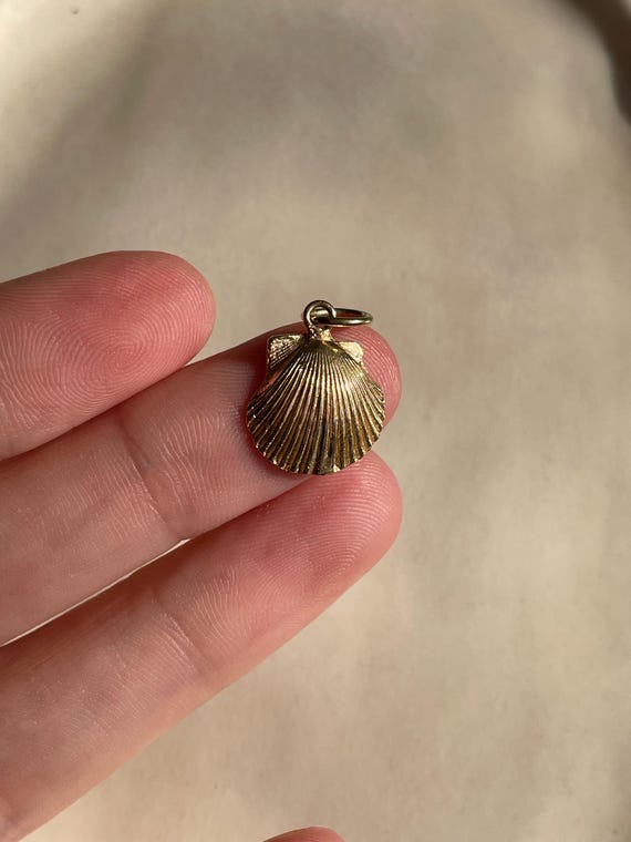 Solid Gold Vintage Charms - image 12