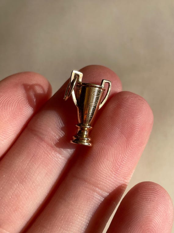 Solid Gold Vintage Charms - image 17