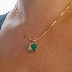 Pendentif en bronze jaune avec pierre naturelle – bijou artisanal fait main en Italie | Pendentif avec chaîne