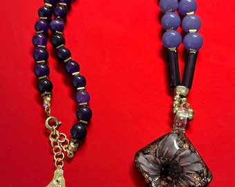 Amethyst Glass Flower Necklace Elegance in Every Bead