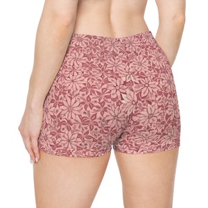 Short pour femme à motif floral image 1