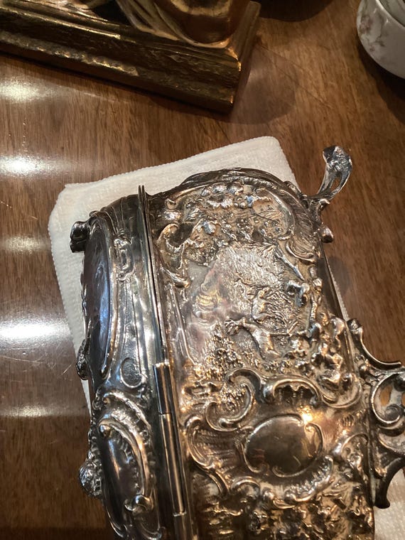 Sterling silver repousse box - image 6