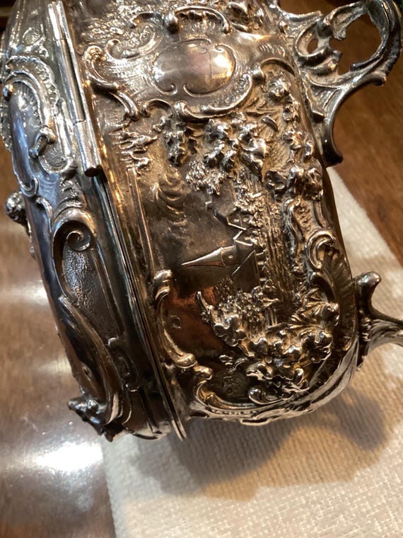 Sterling silver repousse box - image 5