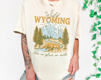 Wild Wyoming Yellowstone Western Retro Hiking Camping Boho Comfort Colors T-Shirt