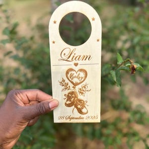 Personalized wooden door sign, welcome baby sign, wooden door sign - Birth announcement - Baby name - Baby birth