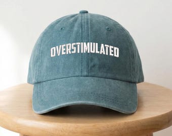 Casquette brodée surstimulée, bonnet brodé, bonnet pour personnes autistes, casquette introvertie, cadeau brodé, cadeau de sensibilisation à l'autisme, casquette anti-anxiété,