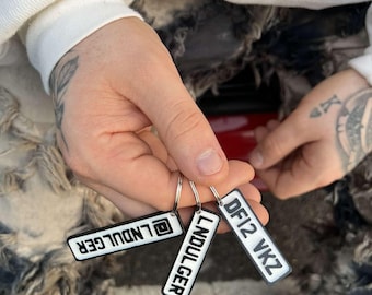 Personalised Number Plate Keyring – Custom UK Reg Plate Bag Tag