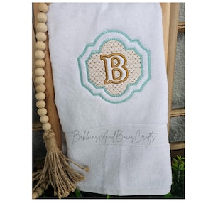 Monogrammed Towel, Personalized Bathroom Towel, House Warming Gift, Wedding Gift, Personalized Bath Towel, Custom Gift