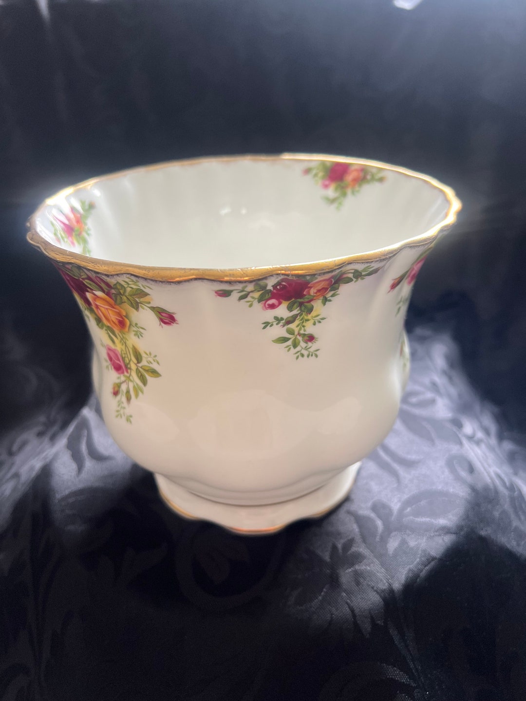 Royal Albert - Old Country Rose, Jubileum Bord met Hengsel - Rosia