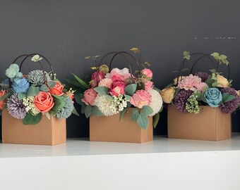 Kaffeebrauner Mode-Hochzeits-Brautparty-Blumenstrauß Brautjungfern-Blumenstrauß-Mittelstück-Inselständer, personalisieren Sie den Namen auf einem Mittelstück