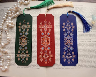 Marcador de arte popular ucraniano Pysanky con borla de cuentas