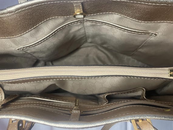 Authentic Michael Kors Purse!!! #01 - image 5