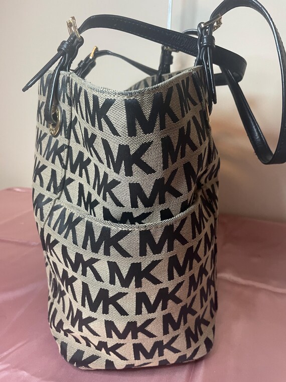 Authentic Michael Kors Purse!!! #017NC - image 3