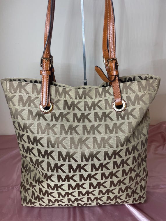 Authentic Michael Kors Purse!!! #022NCOA - image 4
