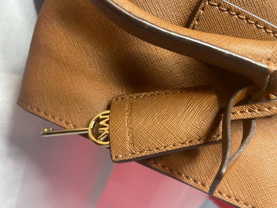 Authentic Michael Kors Purse!!! #03 - image 3