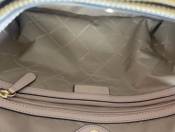 Authentic Michael Kors Purse!!! #058 - image 8