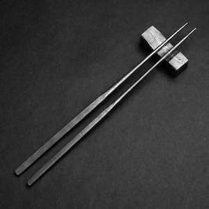 THE SUSHI - Handmade Damascus Steel Chopsticks Set with Rest – Luxury Reusable Chopsticks for Sushi, Unique Dining Gift for Foodies – USA