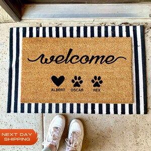 Personalized Family Doormat, Dog Welcome Mat, Custom Doormat, Housewarming Gift, Family Doormat, Dog Owner Gift, Pet Owner Mat, Door Mat