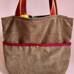 Sac fourre-tout en velours côtelé marron