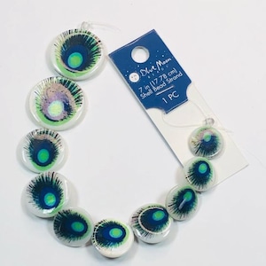Hilo de cuentas de concha con forma de moneda y temática de pavo real - Blue Moon Beads - Tarjeta original