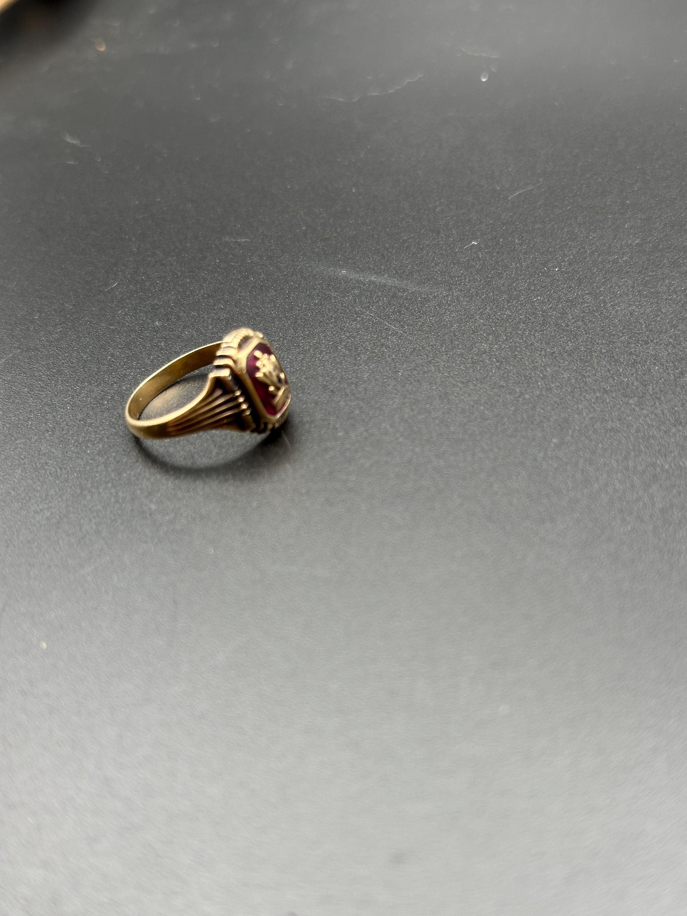 1943 Josten 10K Yellow Gold Class Ring With Red Stone and