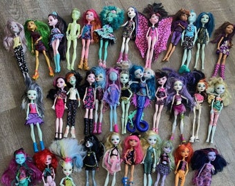 Monster High doll Huge lot of 35 Dolls