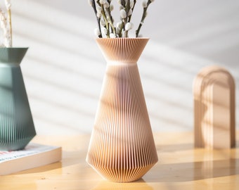 MYNTA Vase - Minimalist wooden vase perfect for fresh or dried flowers - Home decor gift