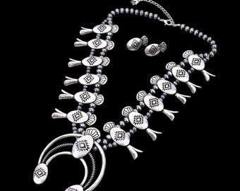 Monroe Ashley Sterling Silver Navajo Squash Blossom Necklace  display picture 1